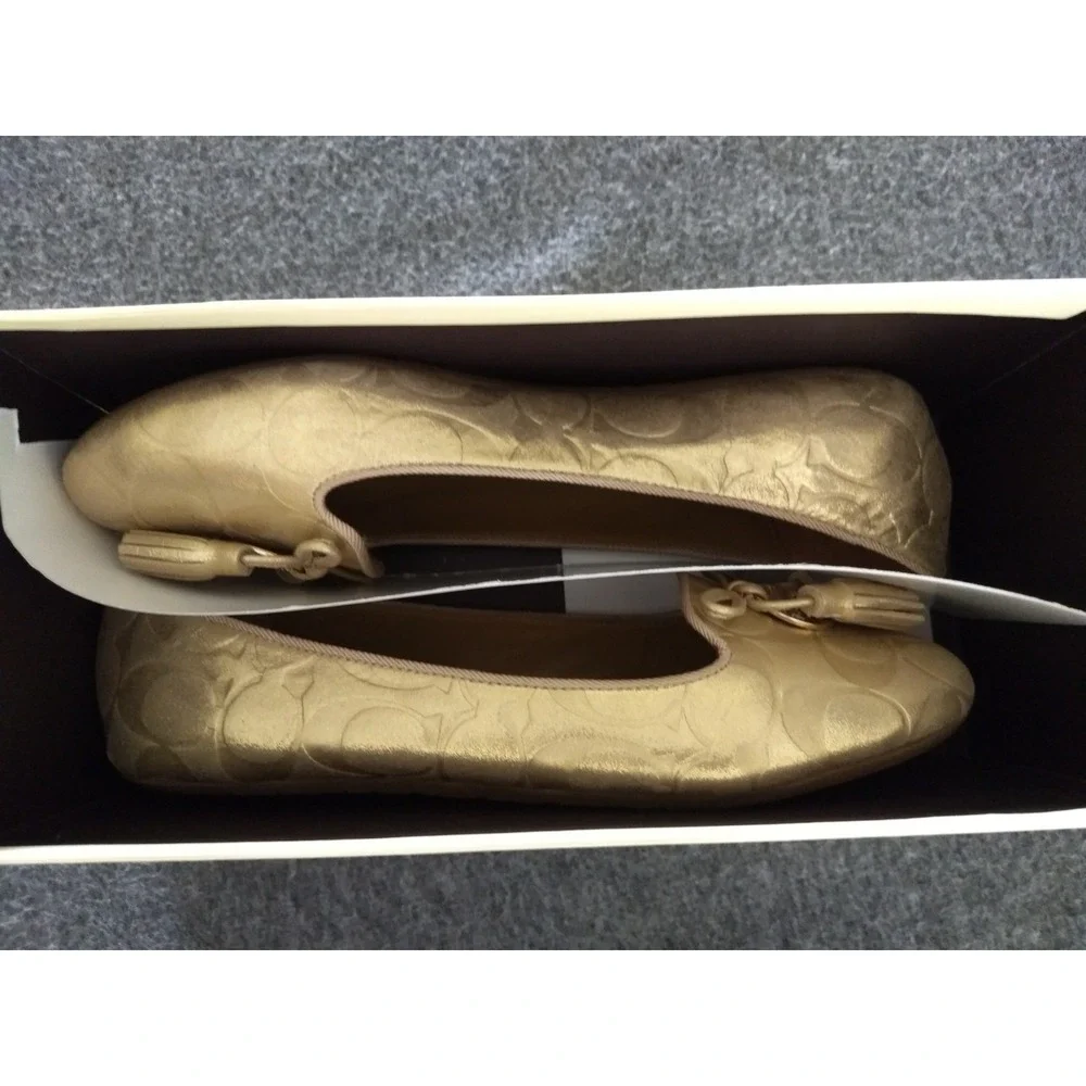 Coach Ballet Flats Womens 8 Dahlila Gold Embossed Signature C Logo Shoes NEW